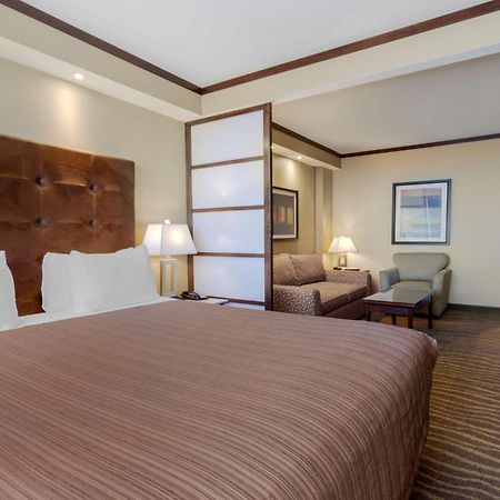 Best Western Premier Denham Inn & Suites Leduc Luaran gambar