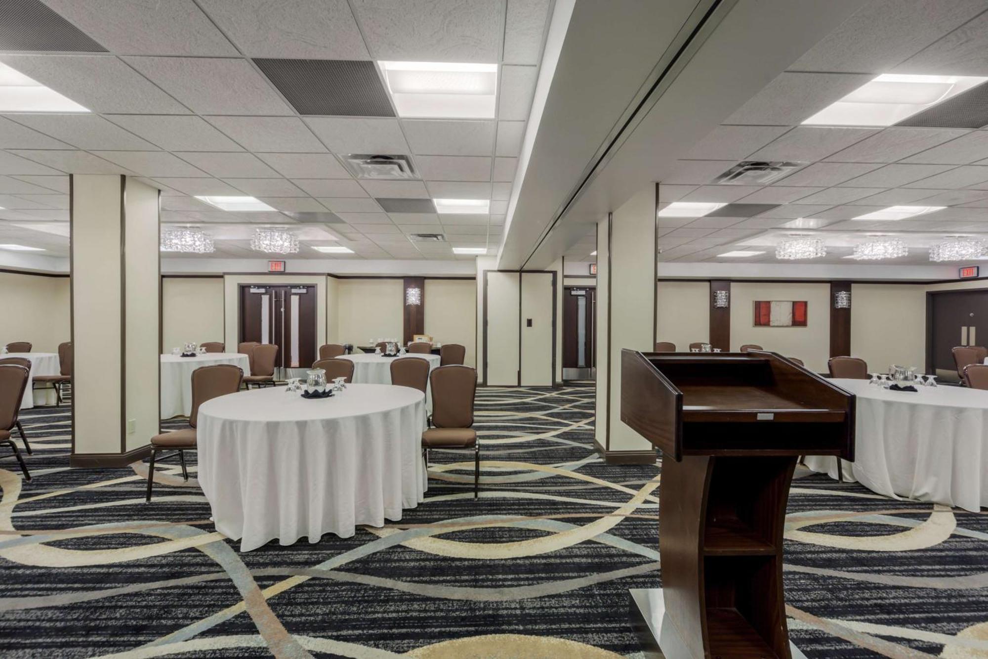 Best Western Premier Denham Inn & Suites Leduc Luaran gambar