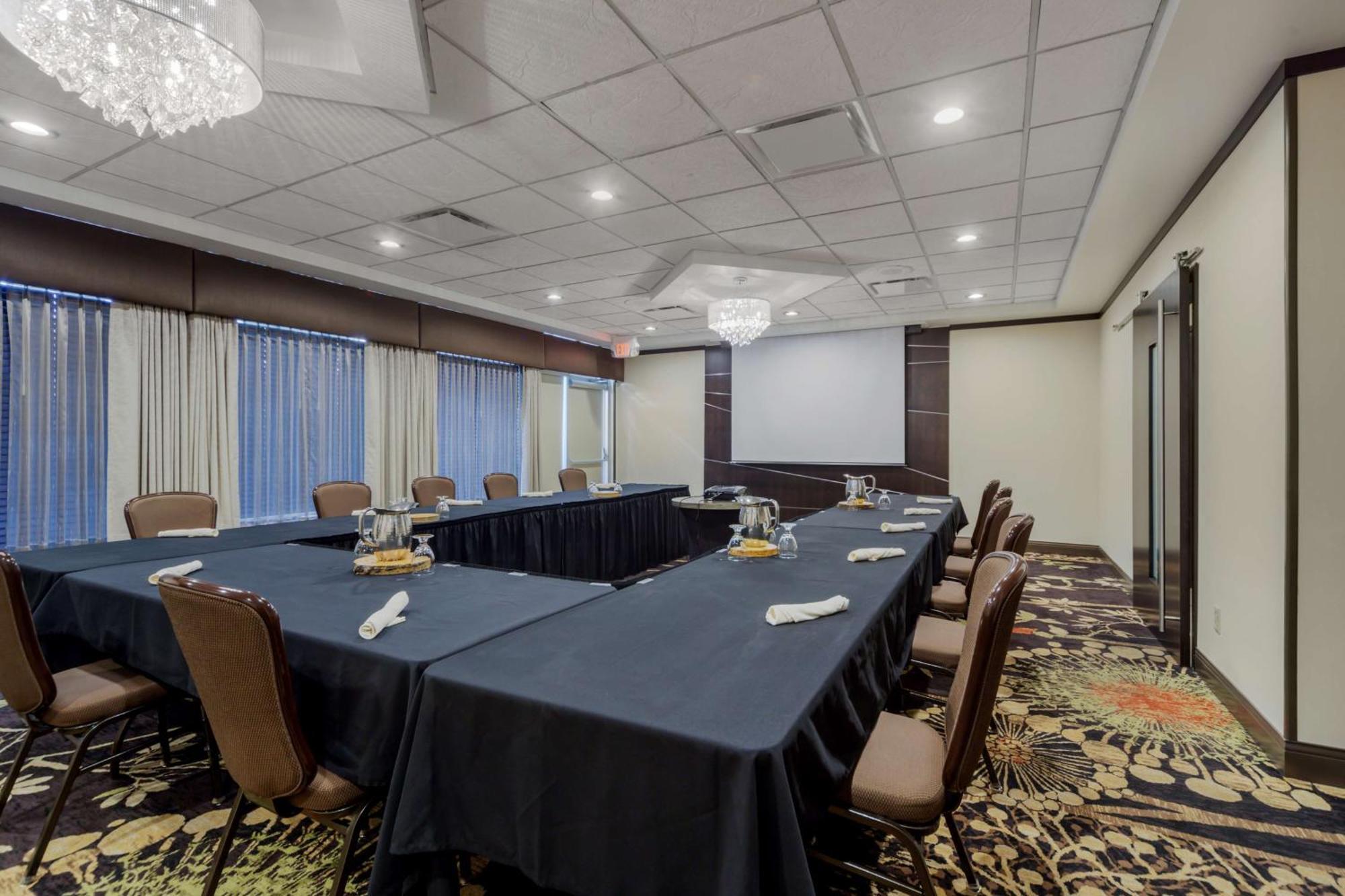 Best Western Premier Denham Inn & Suites Leduc Luaran gambar