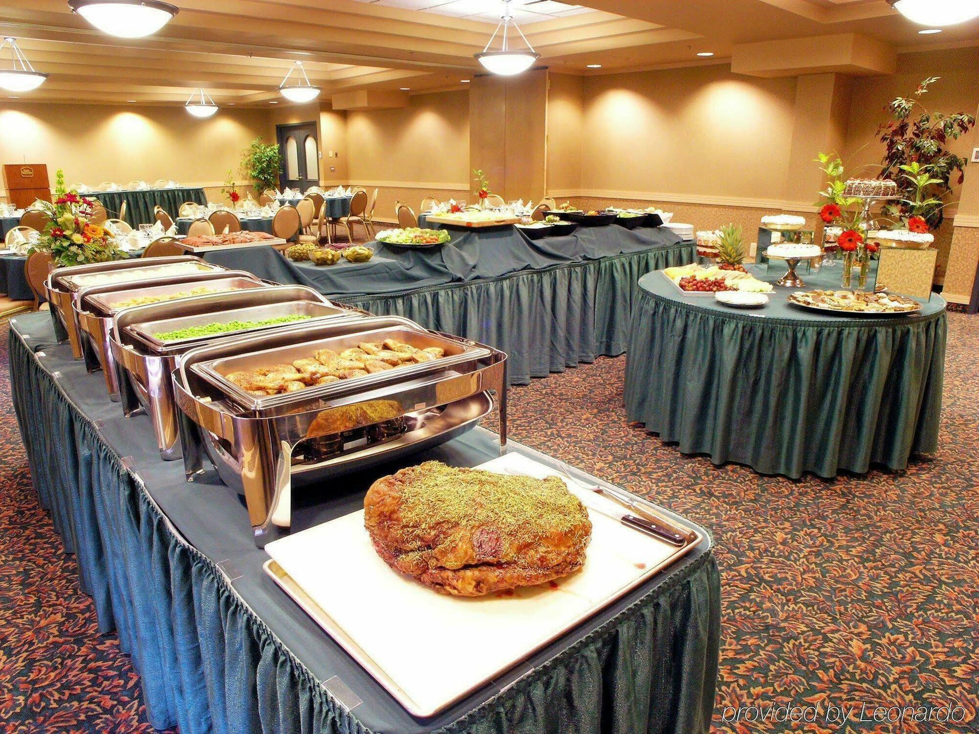 Best Western Premier Denham Inn & Suites Leduc Restoran gambar